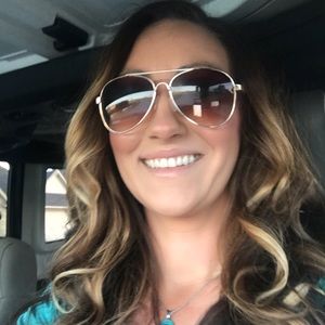 Meet your Posher, Jennifer